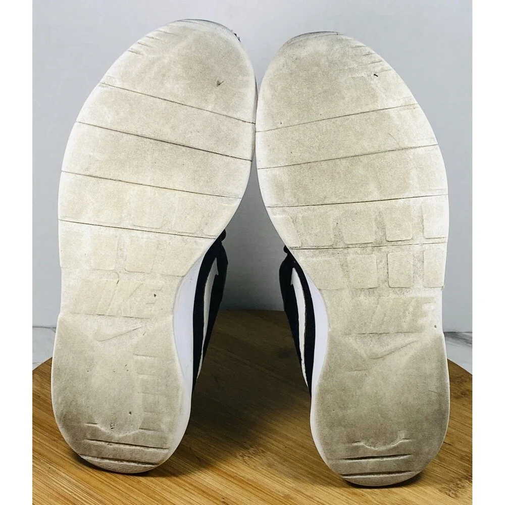 Nike Tanjun Youth Size 6y 818381-011